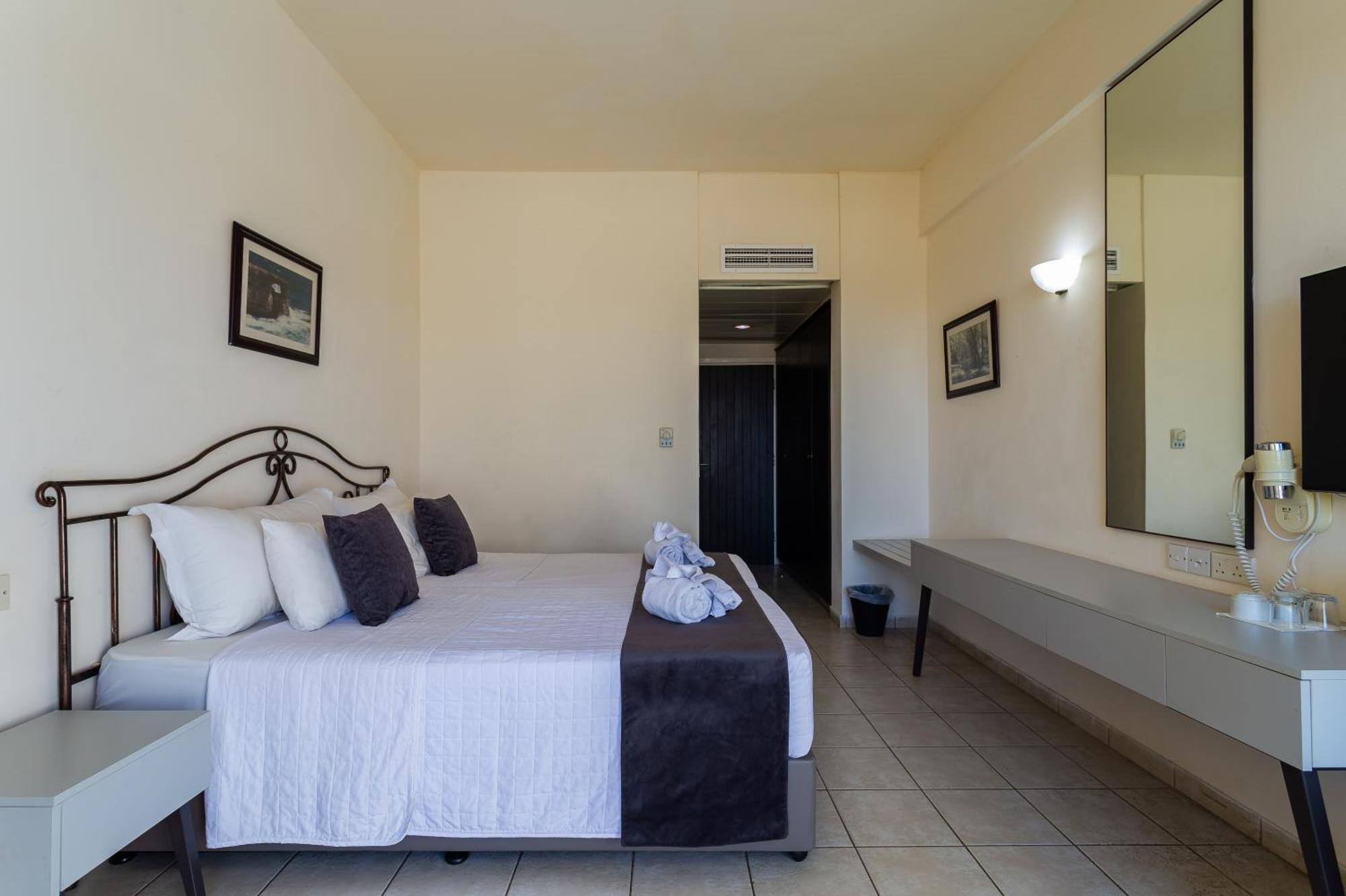 Piere - Anne Beach Hotel Agia Napa Buitenkant foto